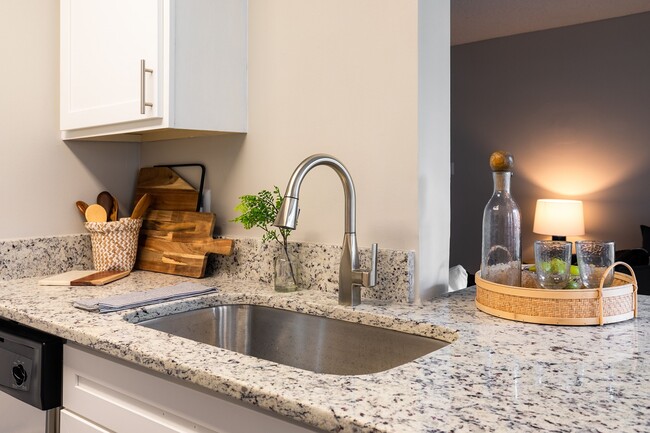 Photo - Arbors Harbor Town Apartments