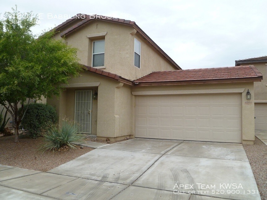 Foto principal - 4201 E Babbling Brook Dr