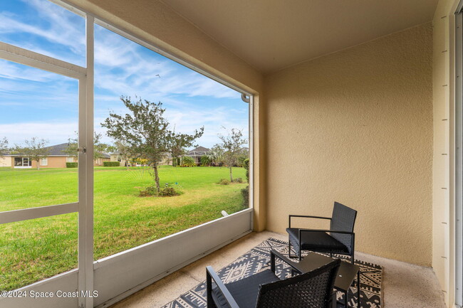 Foto del edificio - 3490 Funston Cir