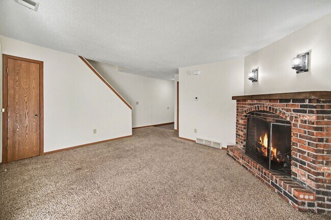 Foto del edificio - 410 NW Nottingham Ln