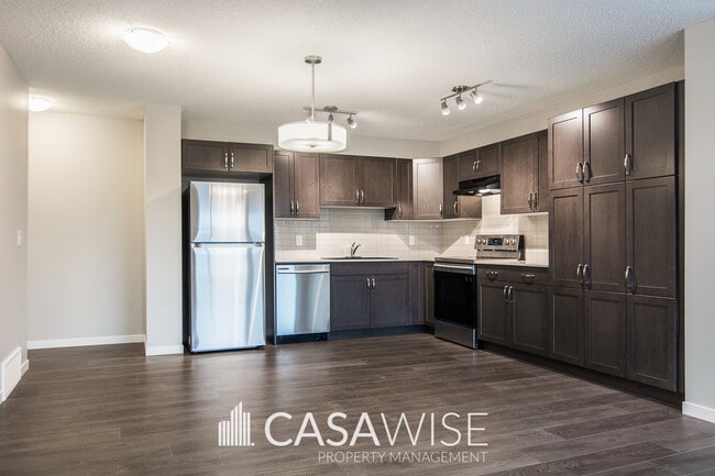 Photo du bâtiment - 17230-1729A 9A Ave SW