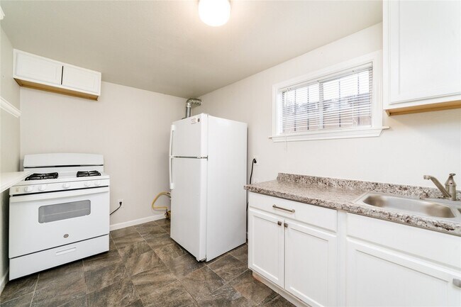Foto del edificio - 5519 Chapman St
