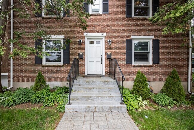 Foto del edificio - 147 Lowell Ave