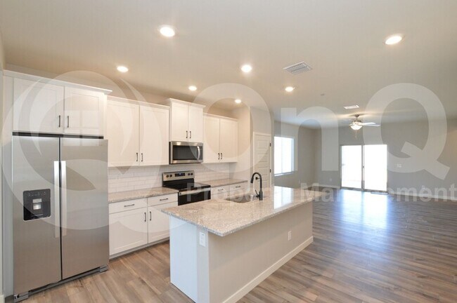 Building Photo - 9009 N 114th Ln