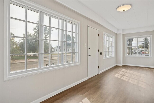 Foto del edificio - 3 BEDROOM, PLUS 1 BONUS ROOM, 2 BATHROOM SINGLE FAMILY HOME CLOSE TO DOWNTOWN CHEYENNE