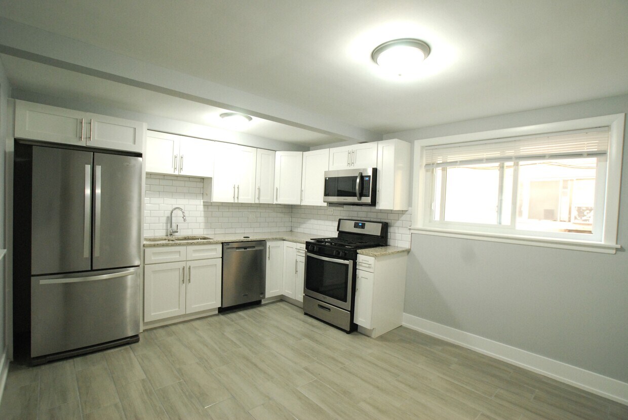 Foto del edificio - 533 Green Oaks Ct S