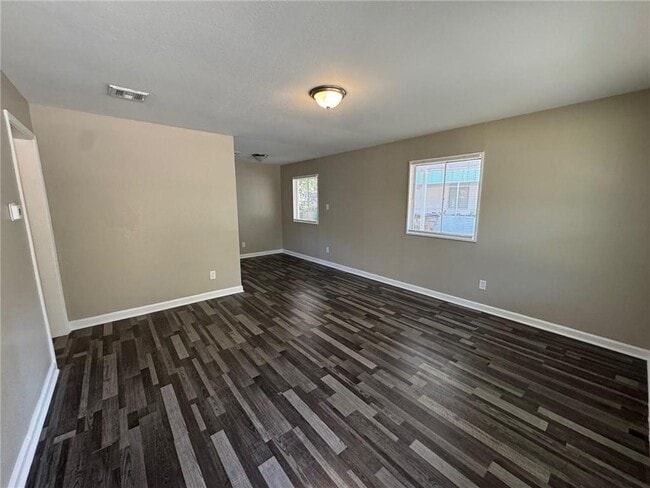 Building Photo - 303 Evergreen Hill