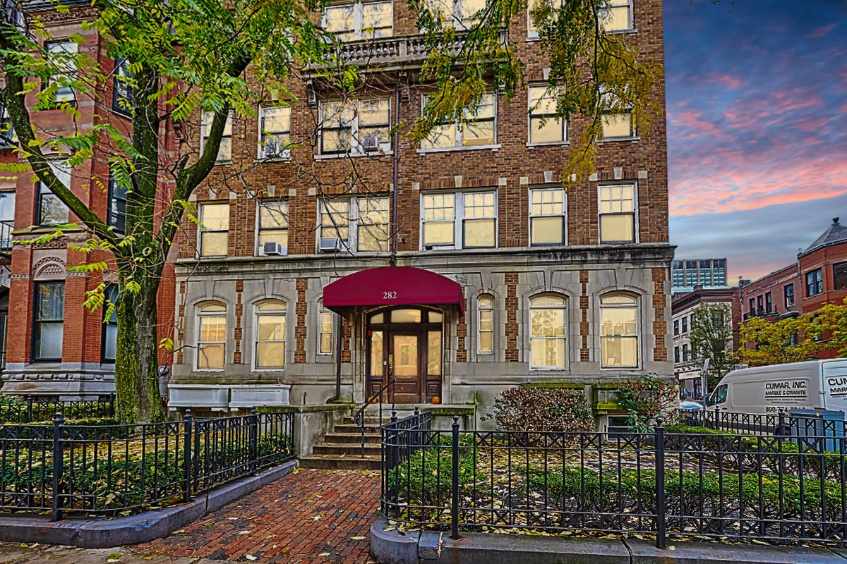 Primary Photo - 282 Newbury St