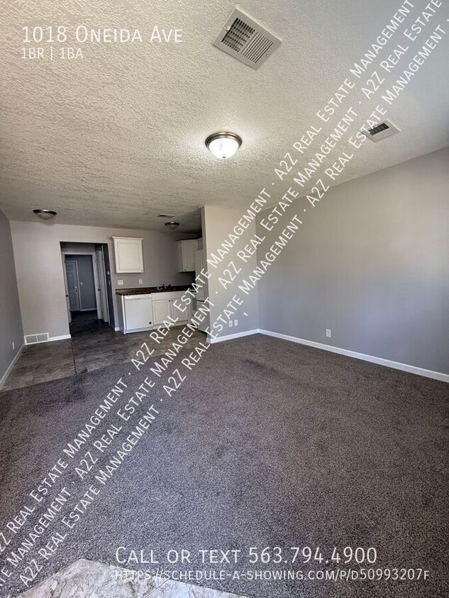 Primary Photo - Modern 1 Bedroom in East Davenport- MOVE I...