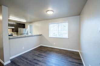 Building Photo - Crosspointe