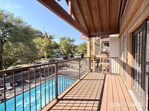 Building Photo - 4727 Jarboe St