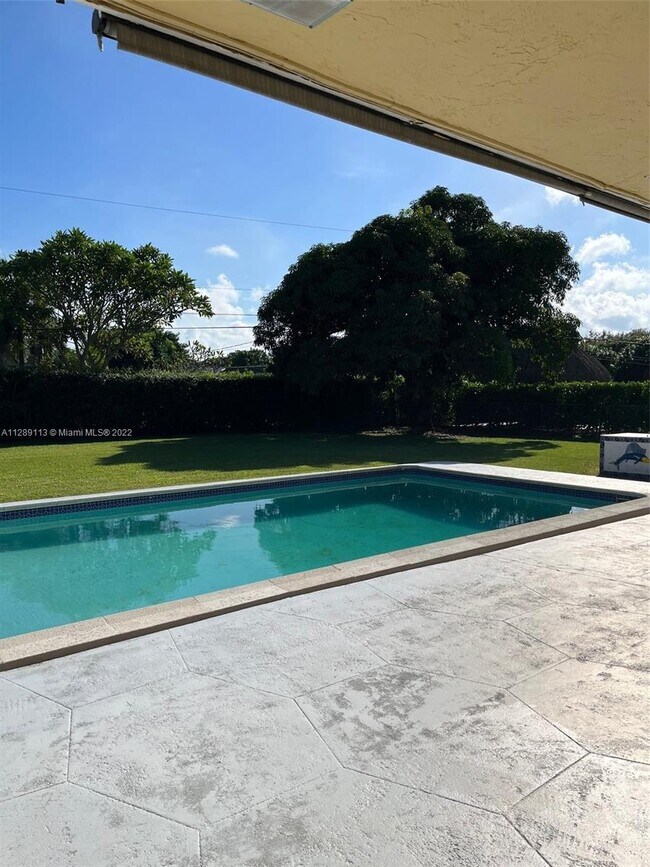 Foto del edificio - 7930 SW 164th St