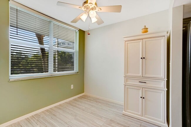 Building Photo - 285 Naples Cove Dr