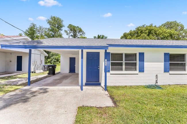 Building Photo - 1923 Bonneville Dr