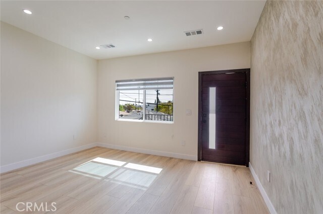 Foto del edificio - 11112 Emelita St