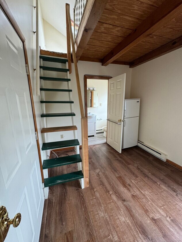 Primary Photo - 49 Ledyard Ave