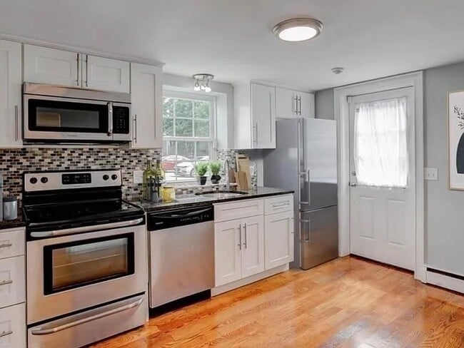 Building Photo - 432 Sea St