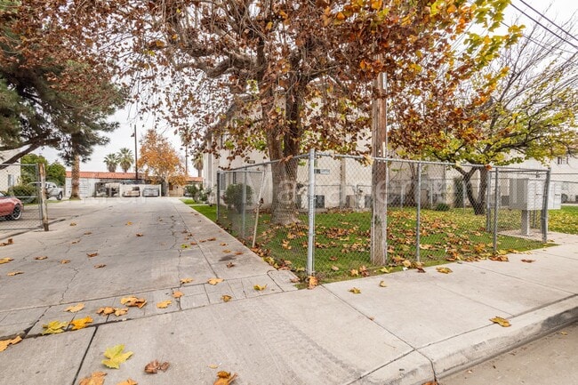 Building Photo - 808 Pershing St