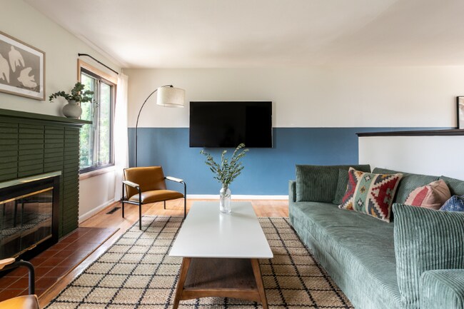 Foto del edificio - 3735 Britting Ave