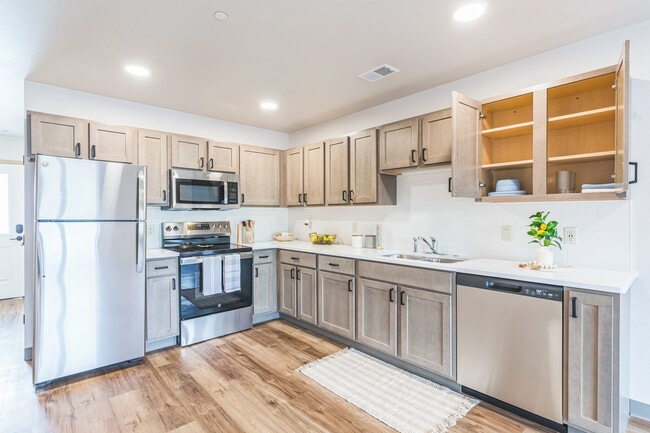 Building Photo - Lindoo School Apartments and Townhomes