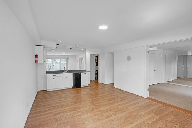 huge luxury unit - 5224 Pooks Hill Rd Apartment