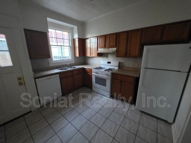 Building Photo - 4607 Bienville St