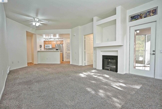 Building Photo - 280 Caldecott Ln