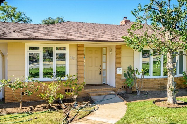 Foto del edificio - 685 Rim Rd