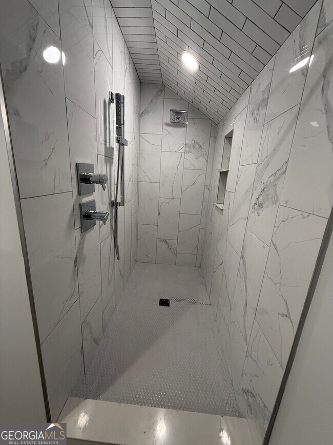 Foto del edificio - 2023 Moores Ford Rd