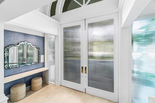 Foto del edificio - 1400 Lands End Rd