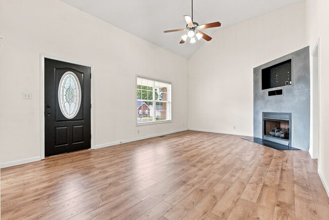 Building Photo - 1524 Cedar Springs Cir