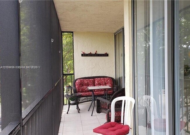 Foto del edificio - 3821 Environ Blvd