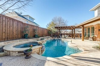 Building Photo - 5203 Cree Dr