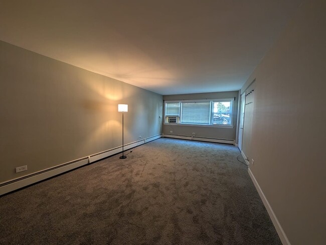 Building Photo - 1324 Maple Ave