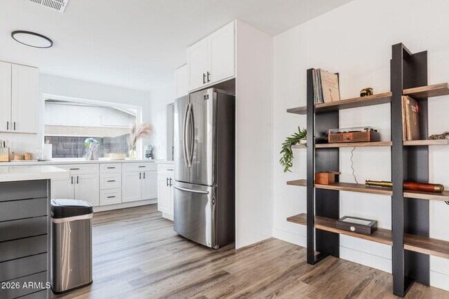 Foto del edificio - 2529 E Commonwealth Cir
