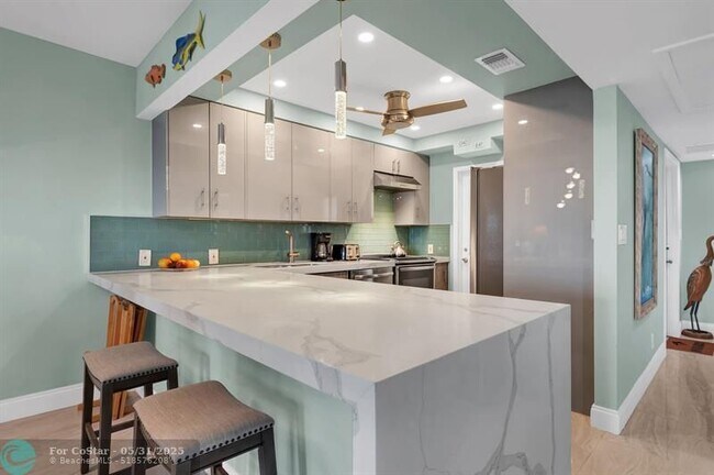 Foto del edificio - 2751 N Palm Aire Dr