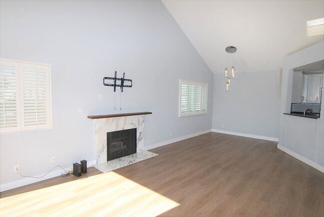 Foto del edificio - 955 E 3rd St
