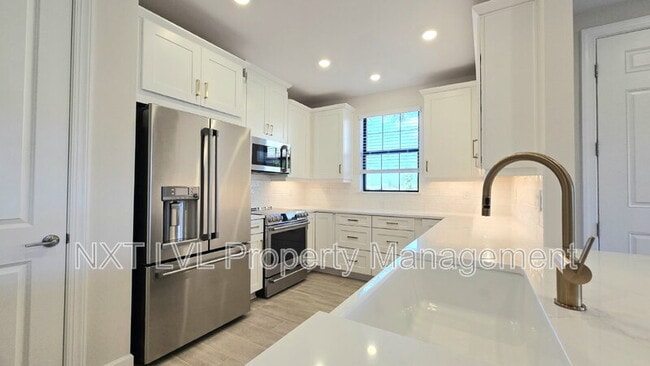 Building Photo - 15319 Lucerna St