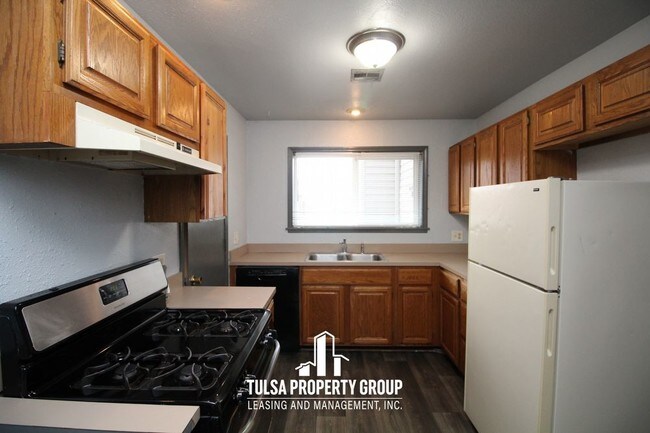Foto del edificio - 1327 S Lawton Ave  Tulsa OK 74127