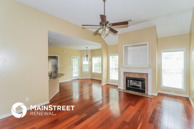 Foto del edificio - 8423 Shady Elm Dr