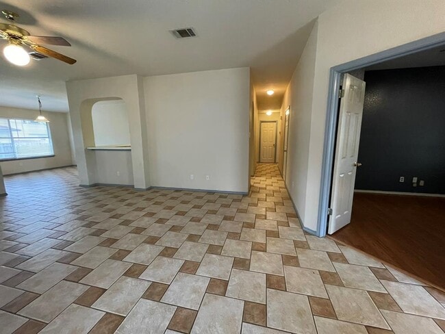 Building Photo - 1212 Knoll Ridge Dr