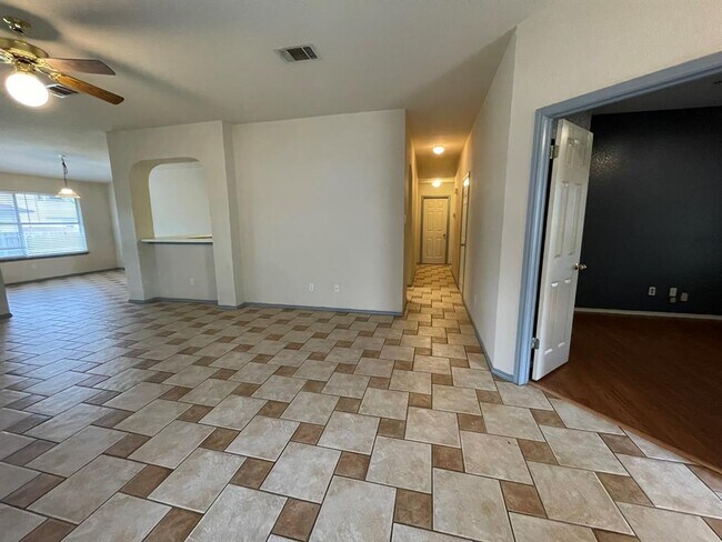 Foto del edificio - 1212 Knoll Ridge Dr