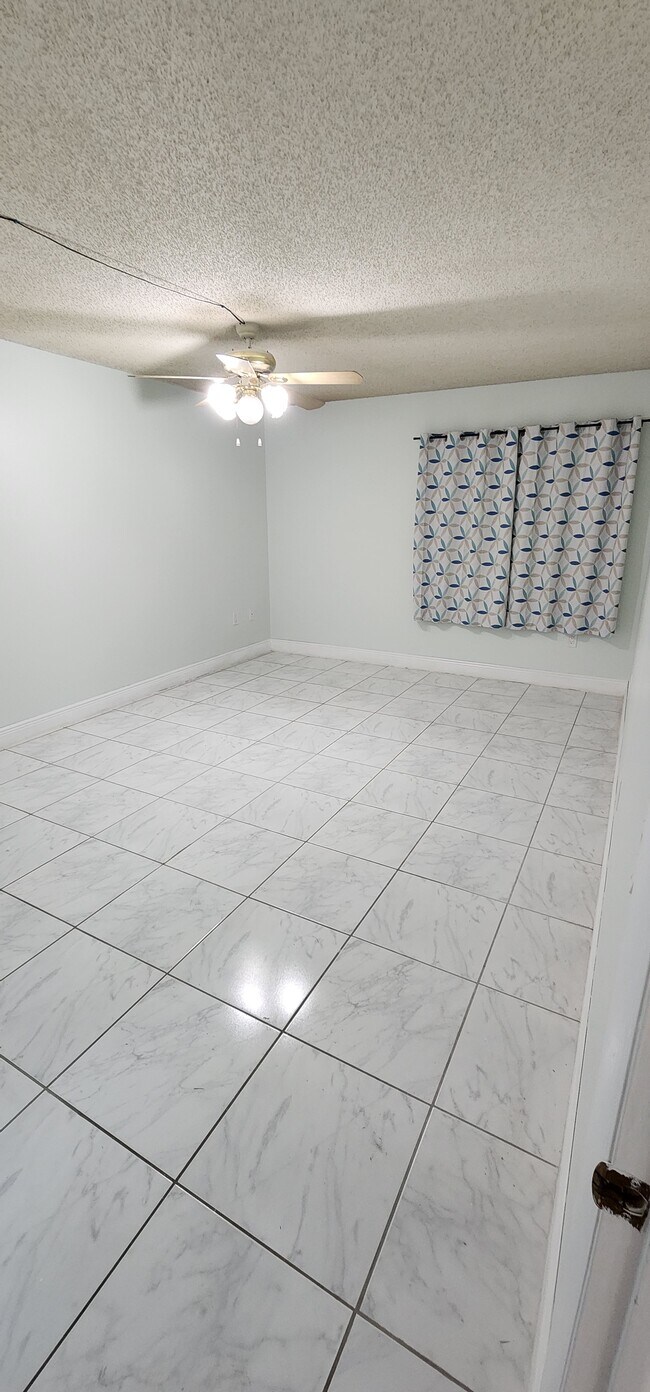 Foto del edificio - 8415 SW 107th Ave