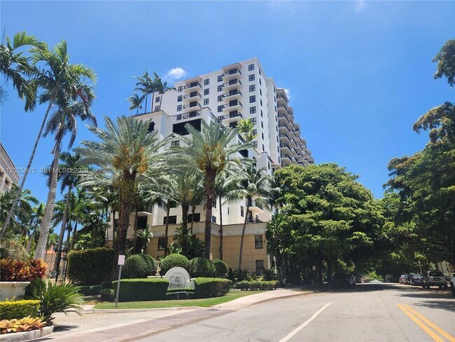 Building Photo - 888 Douglas Rd