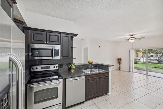 Foto del edificio - 6952 SW 39th St