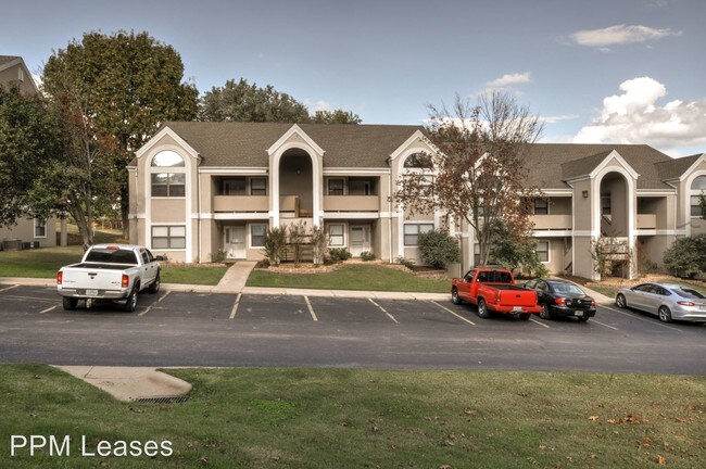 Building Photo - 305 Wimbledon Dr