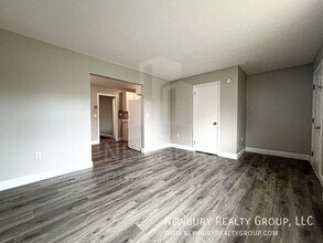 Building Photo - 18 Clearview Meadows