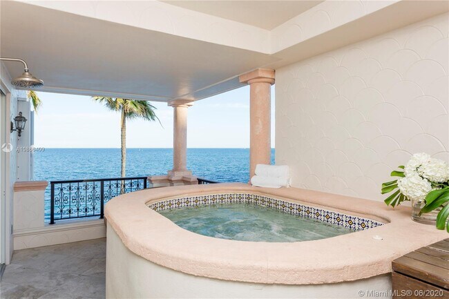 Foto del edificio - 7744 Fisher Island Dr