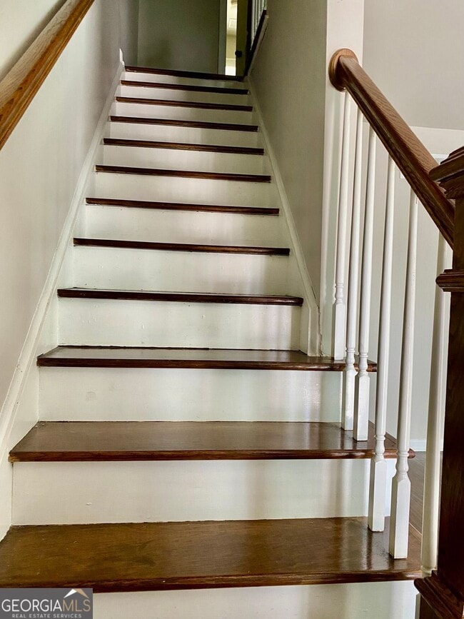 Building Photo - 493 King Arnold St