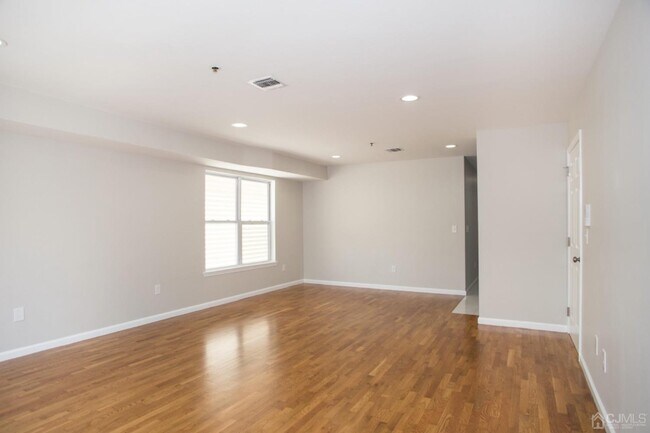 Building Photo - 708 23rd St